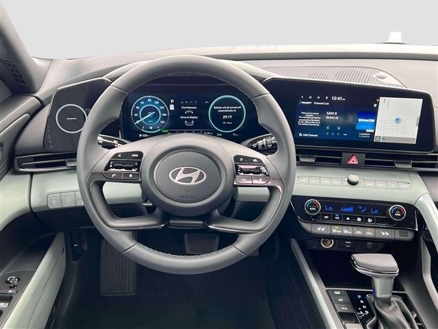 2025 Hyundai Elantra Hybrid Limited 17