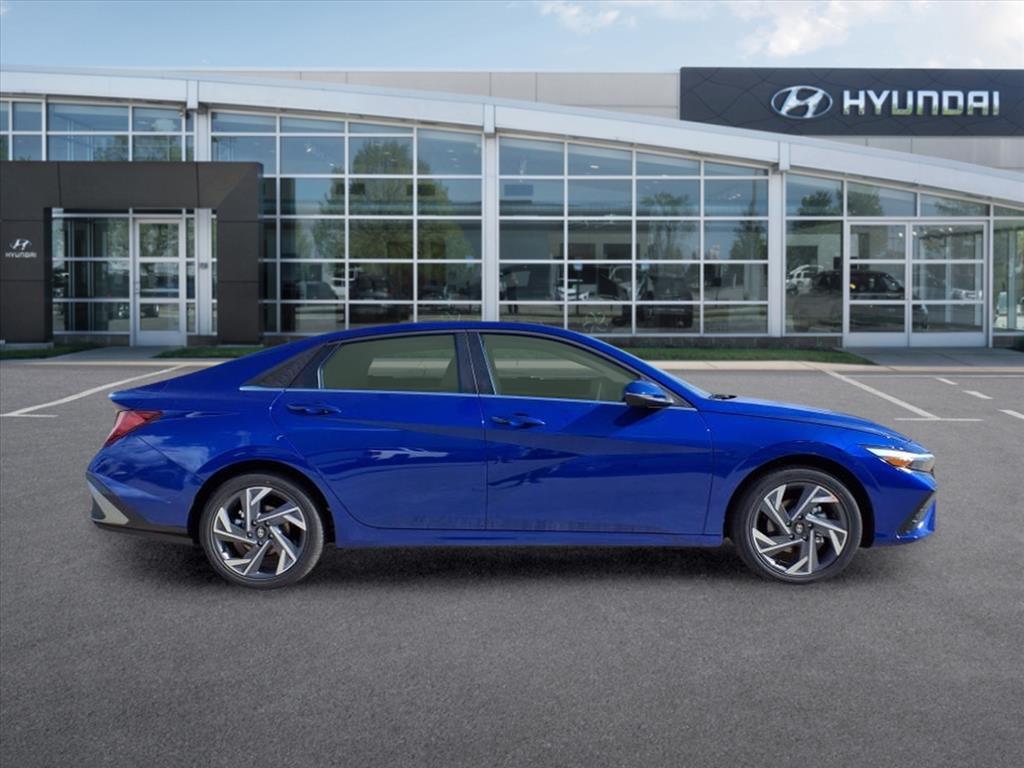 2025 Hyundai Elantra Hybrid Limited 4