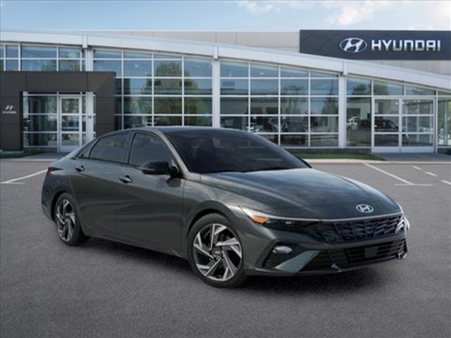 2025 Hyundai Elantra SEL Sport 2