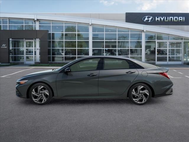 2025 Hyundai Elantra SEL Sport 3