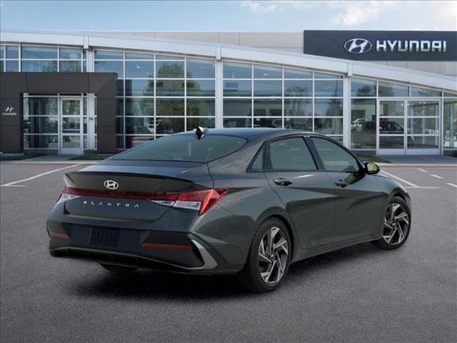 2025 Hyundai Elantra SEL Sport 4