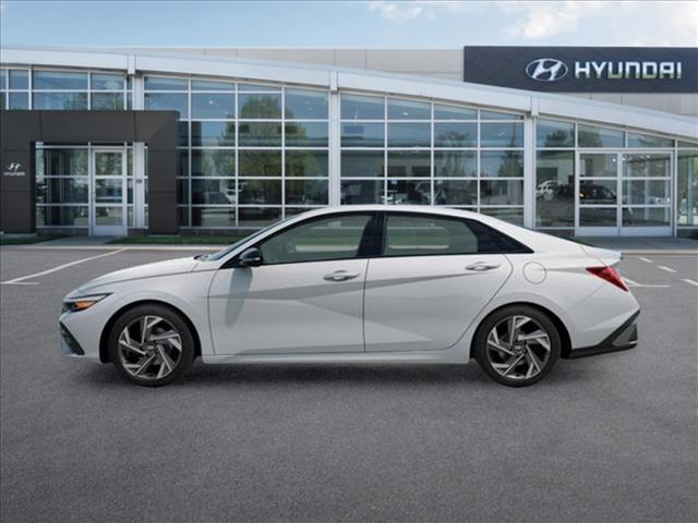 2025 Hyundai Elantra SEL Sport 3