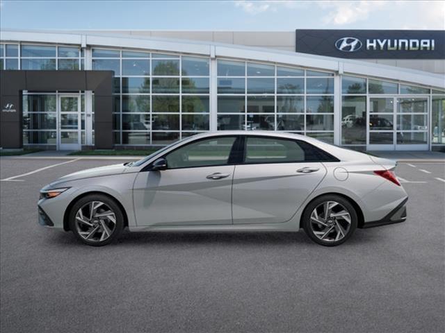 2025 Hyundai Elantra SEL Sport 3