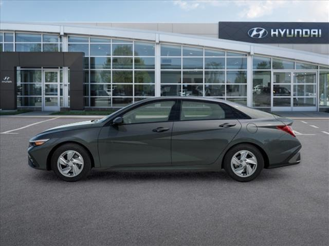 2025 Hyundai Elantra SE 3