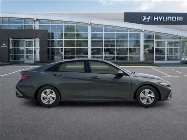 2025 Hyundai Elantra SE 7