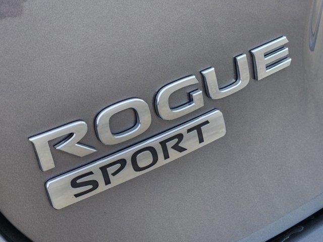 2022 Nissan Rogue Sport S 11