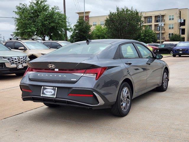 2024 Hyundai Elantra Hybrid Blue 3