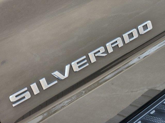 2023 Chevrolet Silverado 1500 LT 12