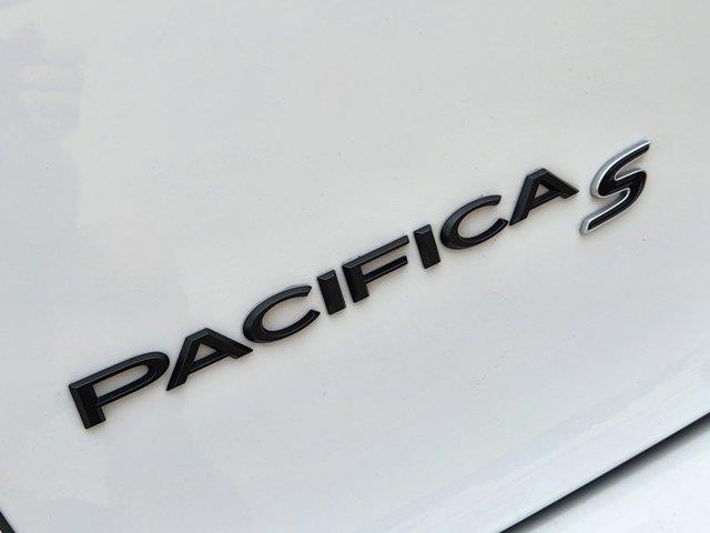 2022 Chrysler Pacifica Limited 12