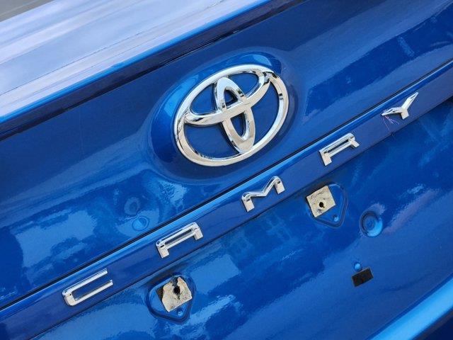 2019 Toyota Camry SE 12