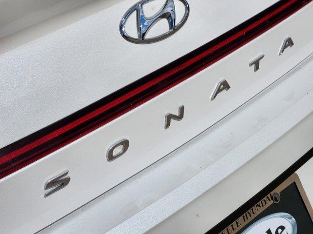 2022 Hyundai Sonata Hybrid Limited 12