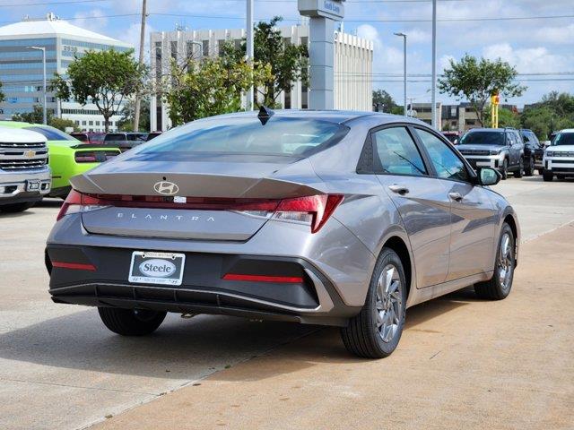 2024 HYUNDAI ELANTRA SEL 3