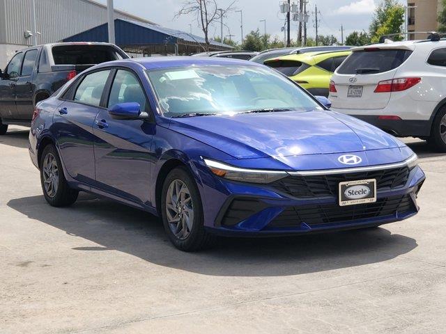 2024 Hyundai Elantra SEL 2