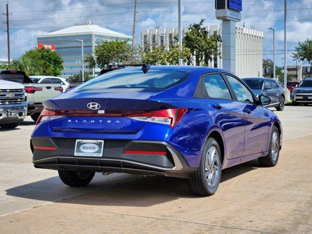 2024 Hyundai Elantra SEL 3