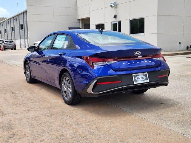 2024 HYUNDAI ELANTRA SEL 4