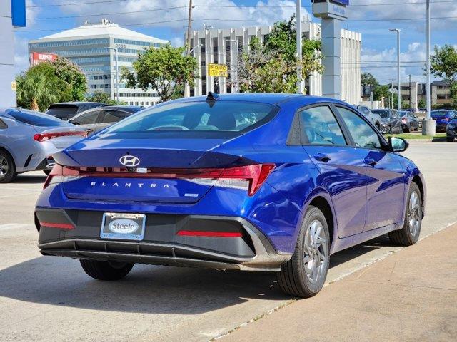 2024 Hyundai Elantra Hybrid Blue 3