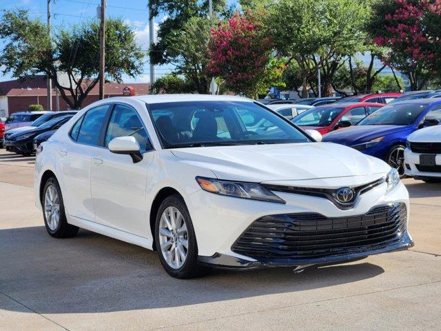 2020 Toyota Camry LE 3