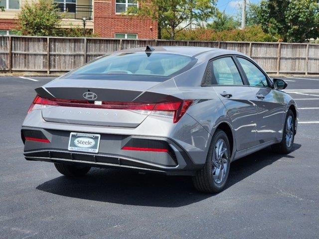 2024 Hyundai Elantra SEL 4