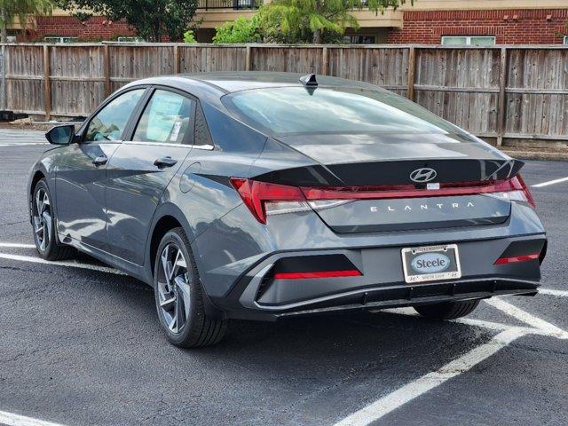 2024 Hyundai Elantra SEL 4