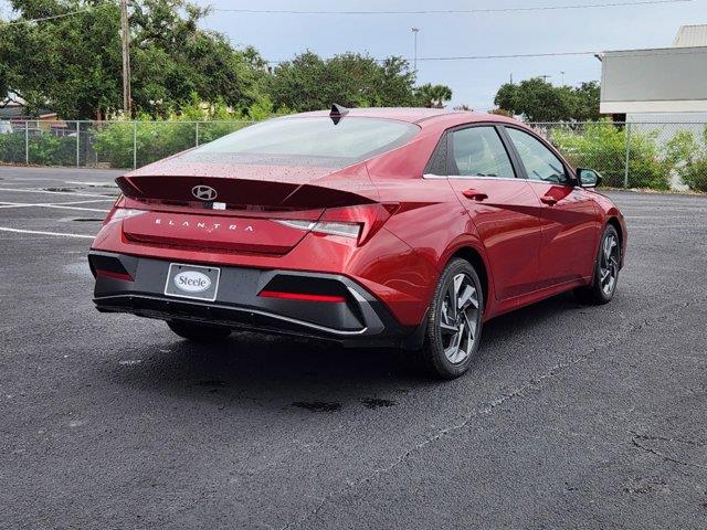 2024 Hyundai Elantra SEL 3