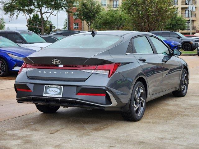 2024 Hyundai Elantra SEL 3