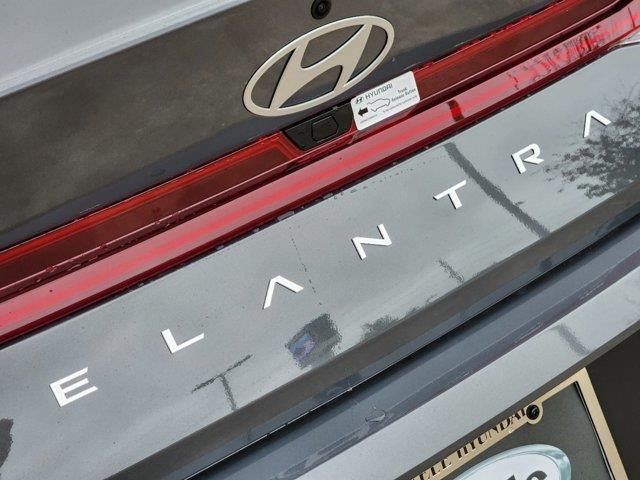 2024 Hyundai Elantra SEL 8