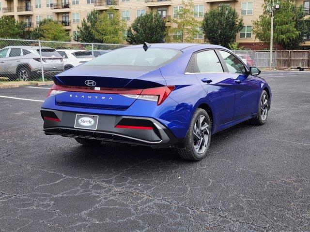 2024 Hyundai Elantra SEL 3