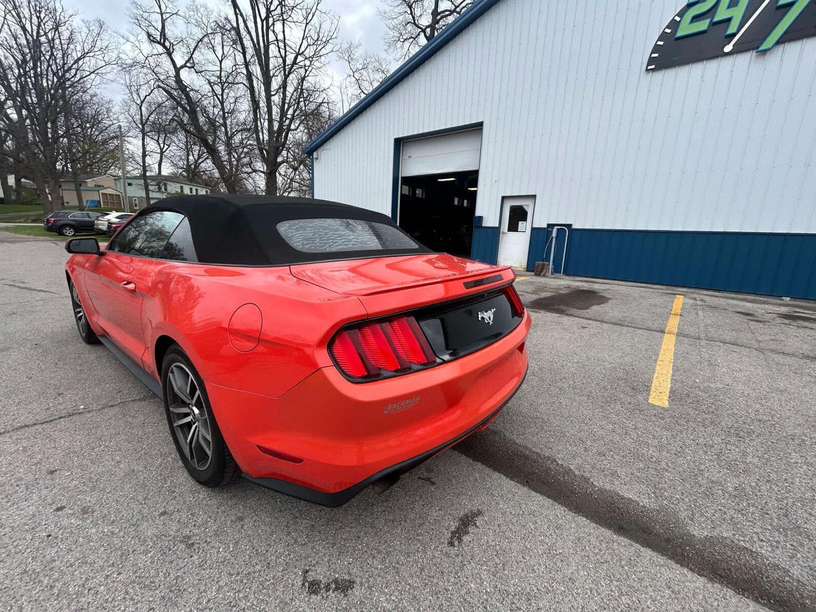 2015 Ford Mustang EcoBoost Premium photo 4