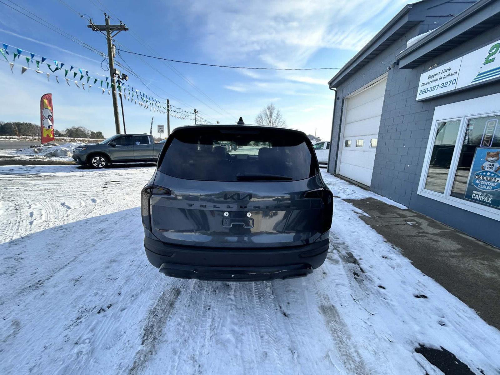 2022 Kia Telluride LX's photo