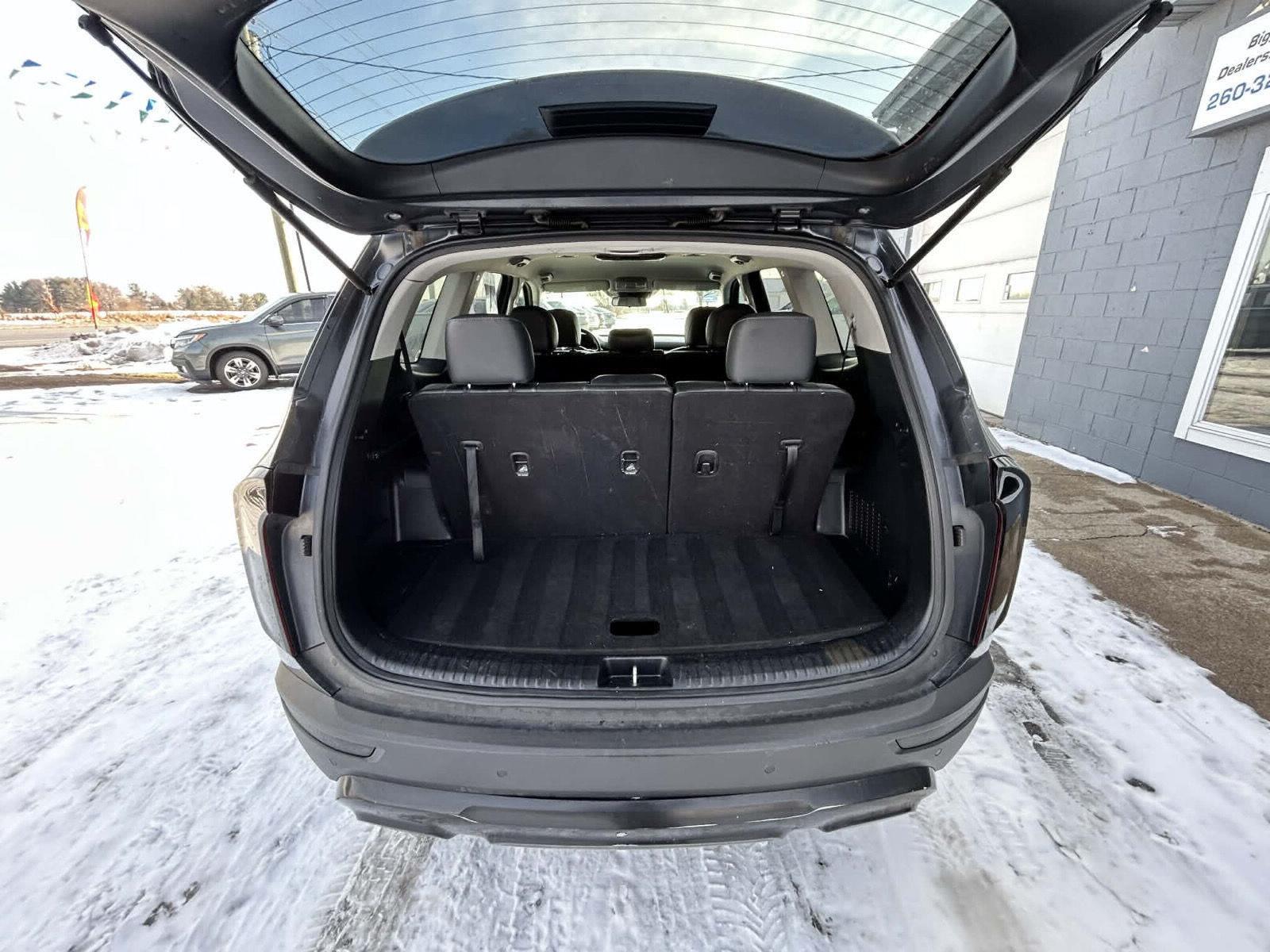 2022 Kia Telluride LX - Photo 12