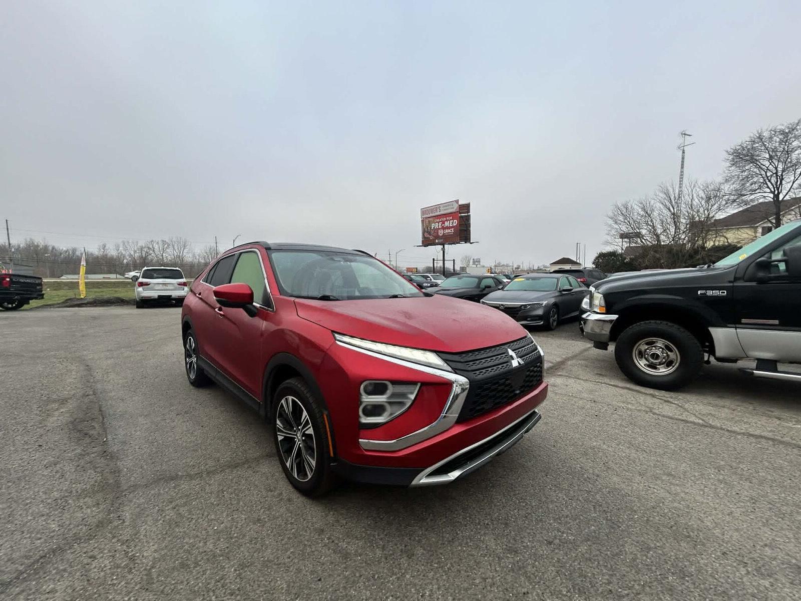 2022 Mitsubishi Eclipse Cross SE's photo