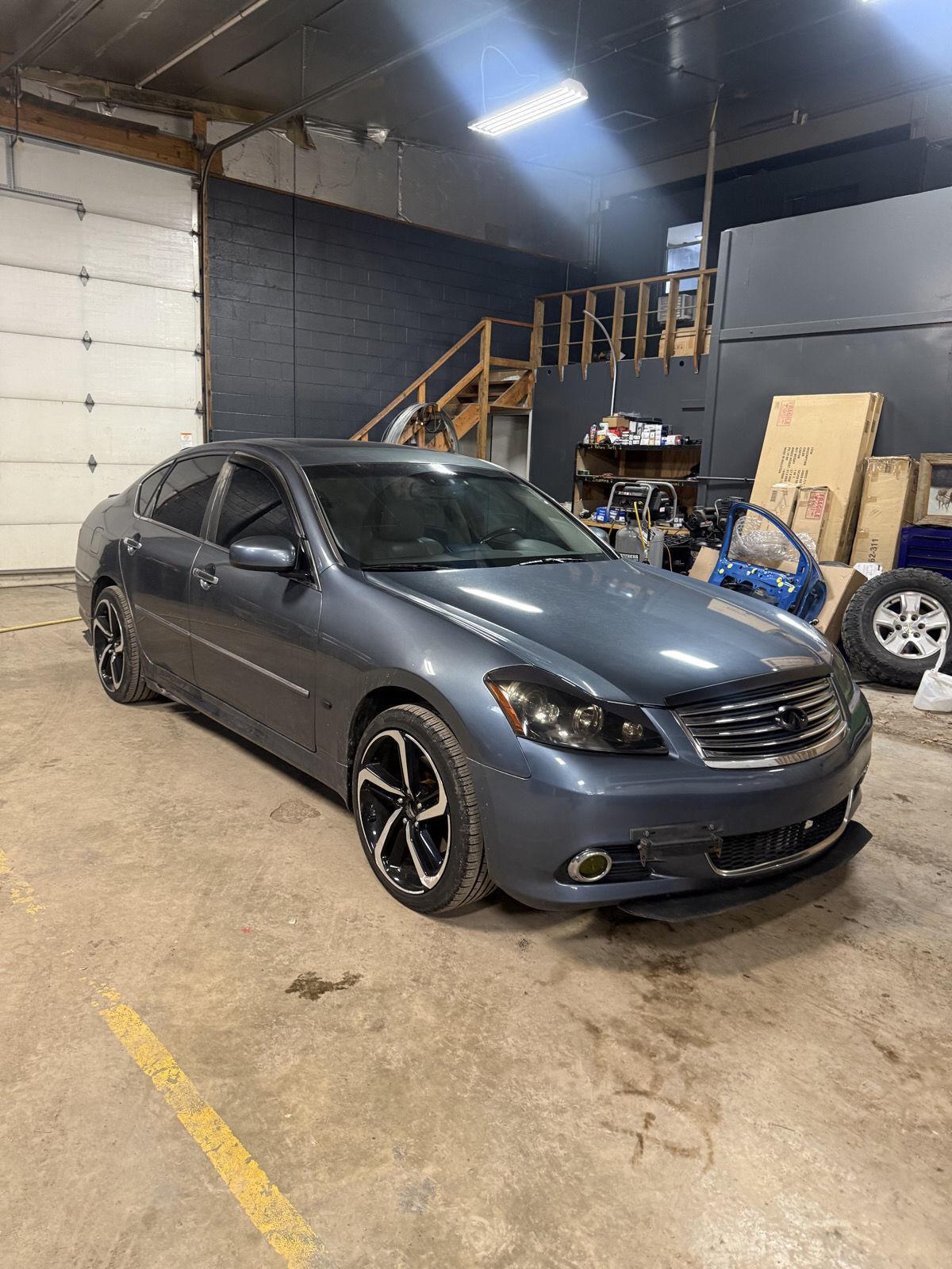 2010 INFINITI M 35's photo