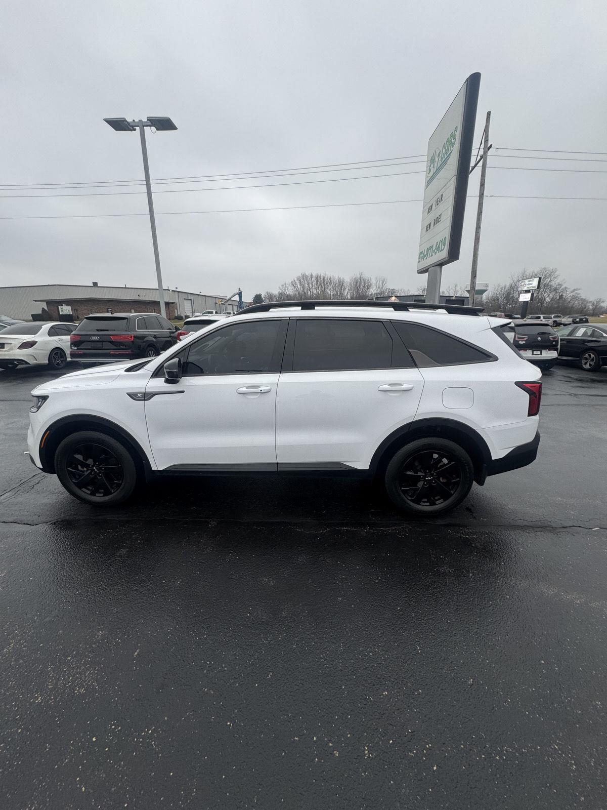 2022 Kia Sorento X-Line S's photo