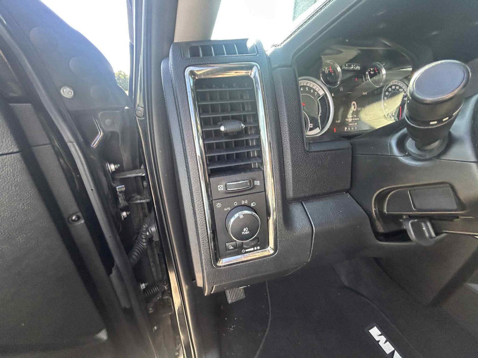 2013 Ram 1500 Sport photo 15