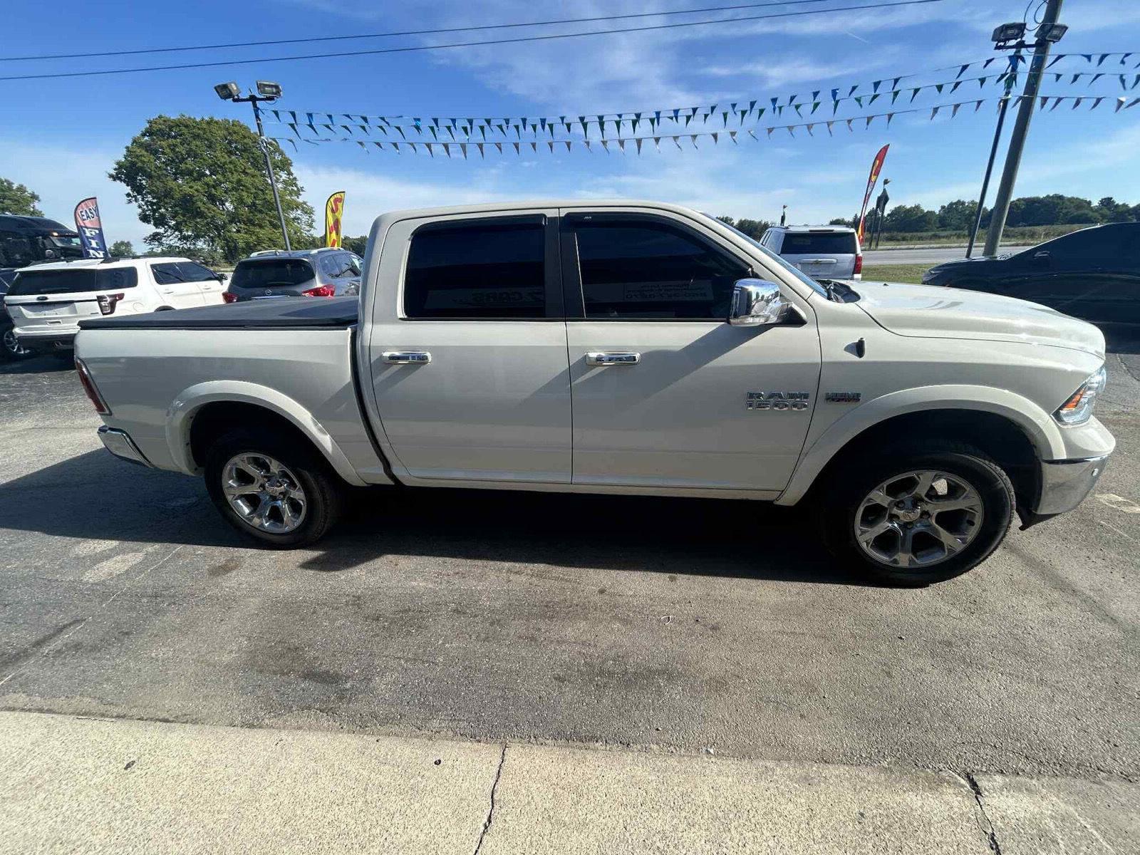 2017 Ram 1500 Laramie photo 4