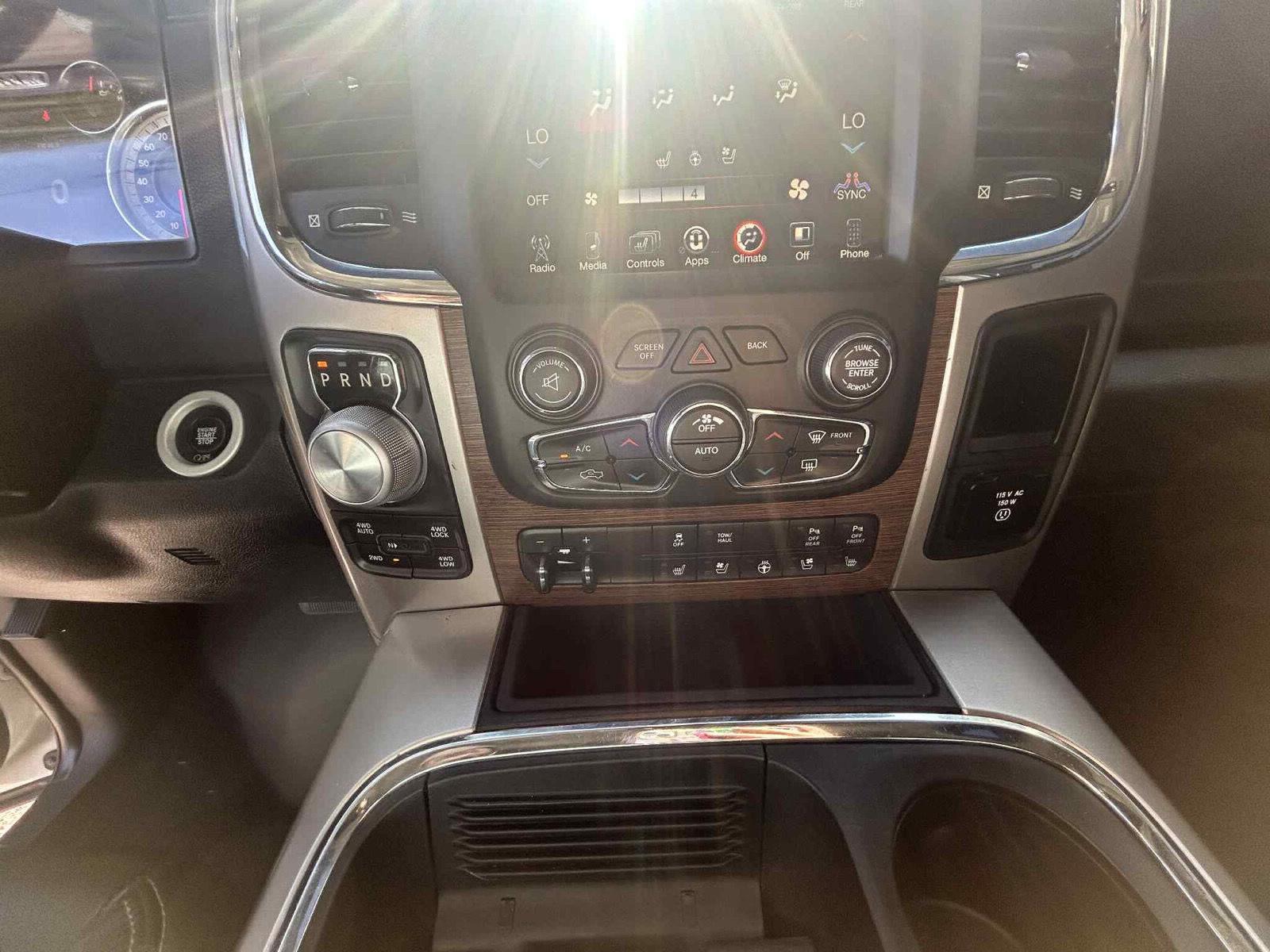 2017 Ram 1500 Laramie photo 13