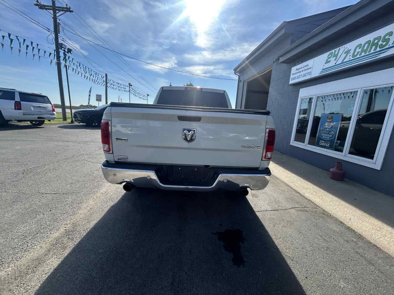 2017 Ram 1500 Laramie photo 17
