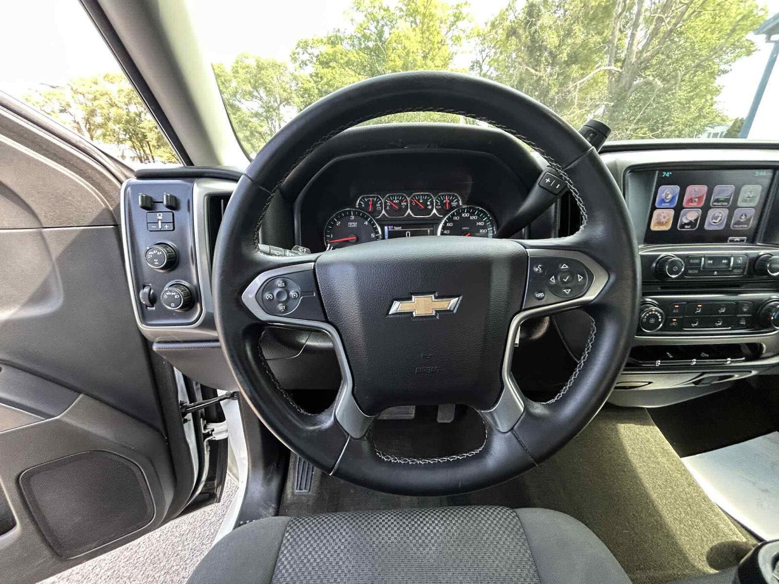2017 Chevrolet Silverado 1500 LT photo 8