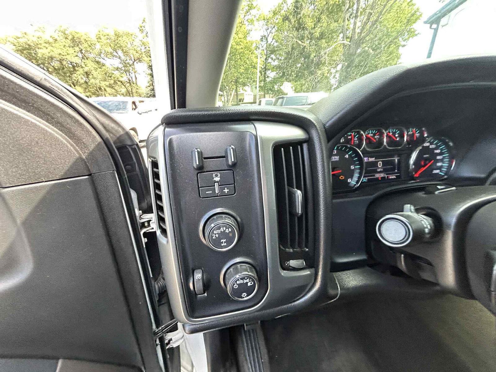 2017 Chevrolet Silverado 1500 LT photo 10