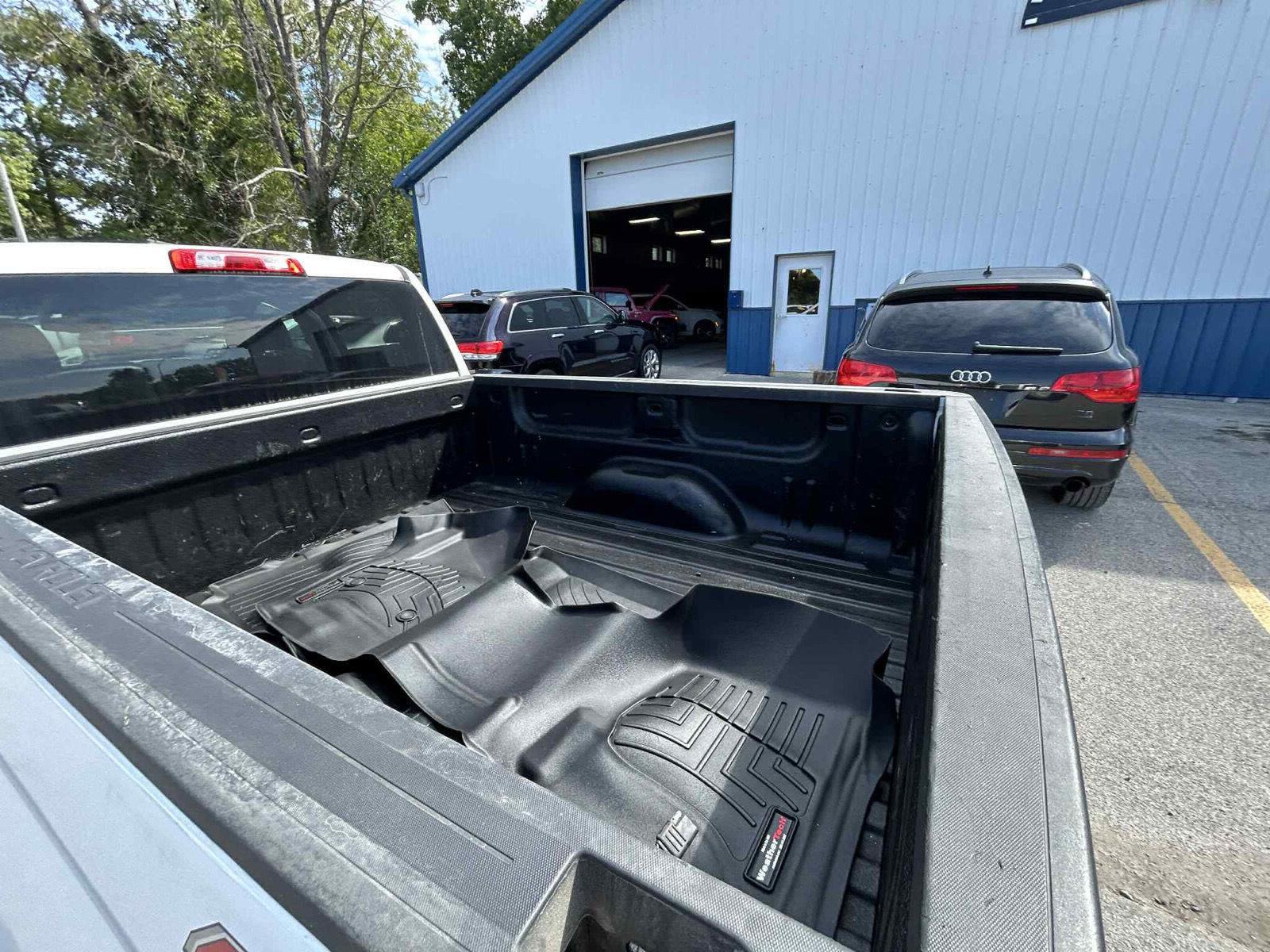2017 Chevrolet Silverado 1500 LT photo 19