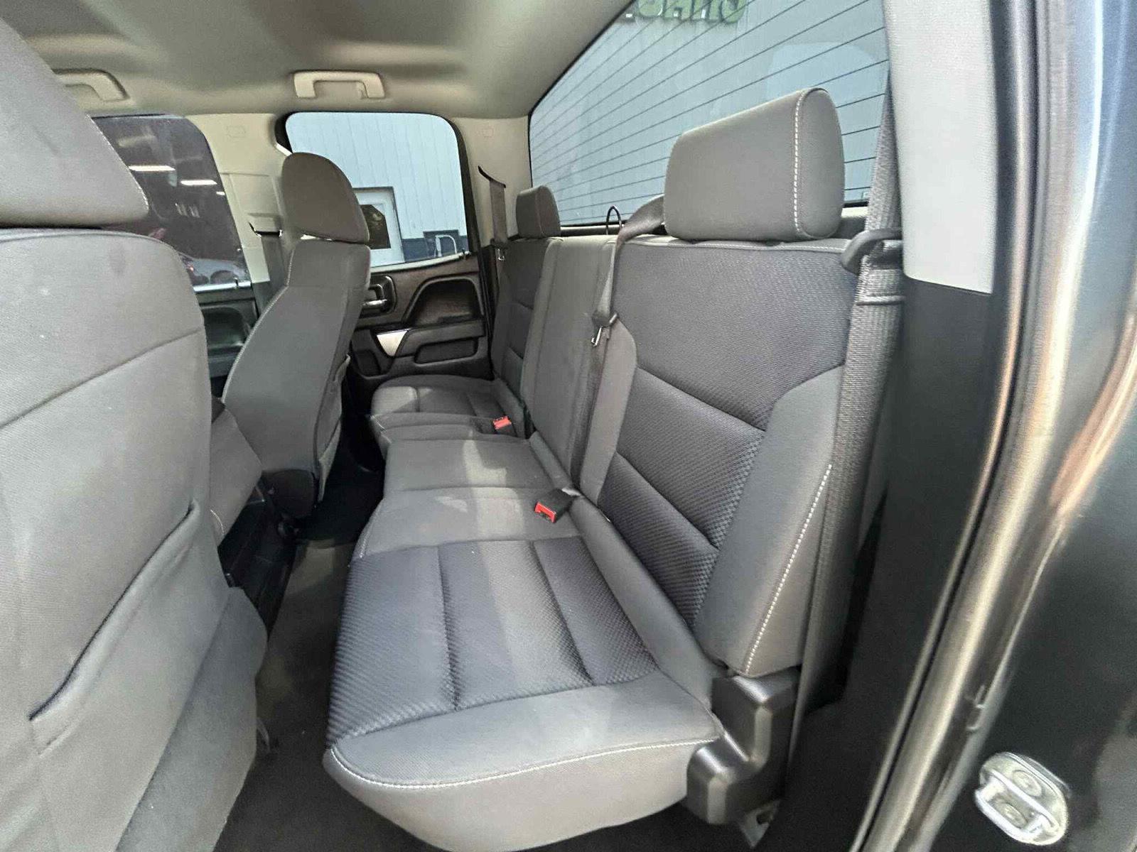 2018 Chevrolet Silverado 1500 LT photo 9