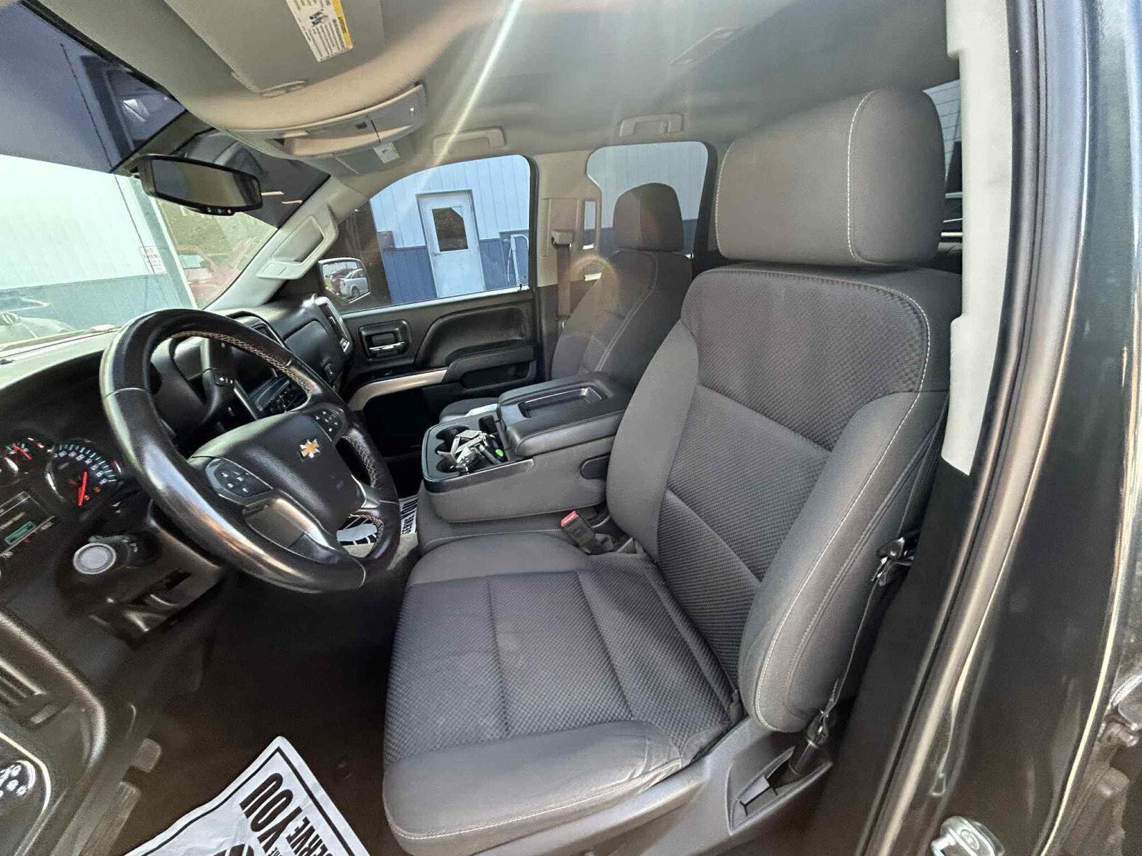 2018 Chevrolet Silverado 1500 LT photo 10