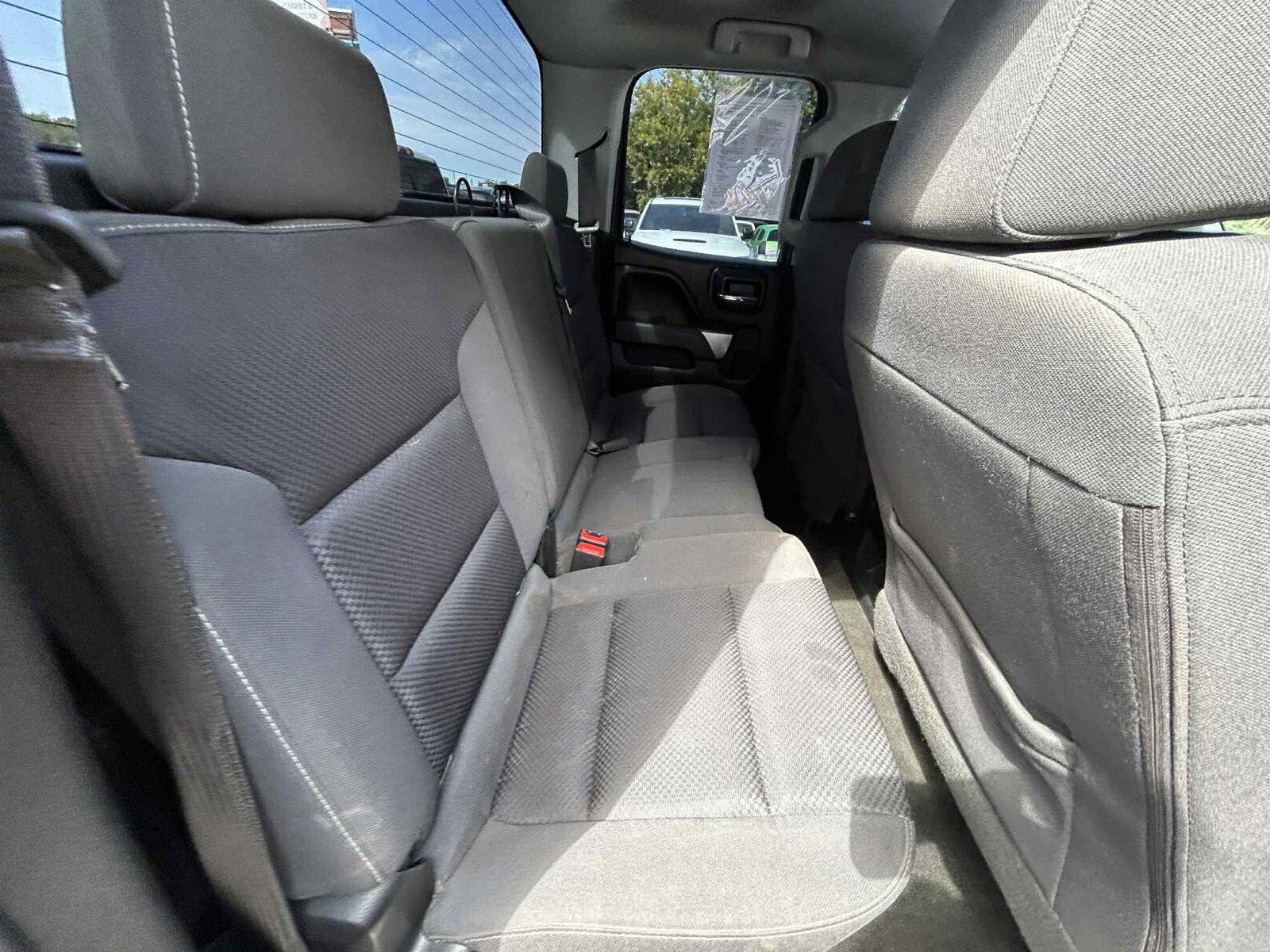 2018 Chevrolet Silverado 1500 LT photo 16