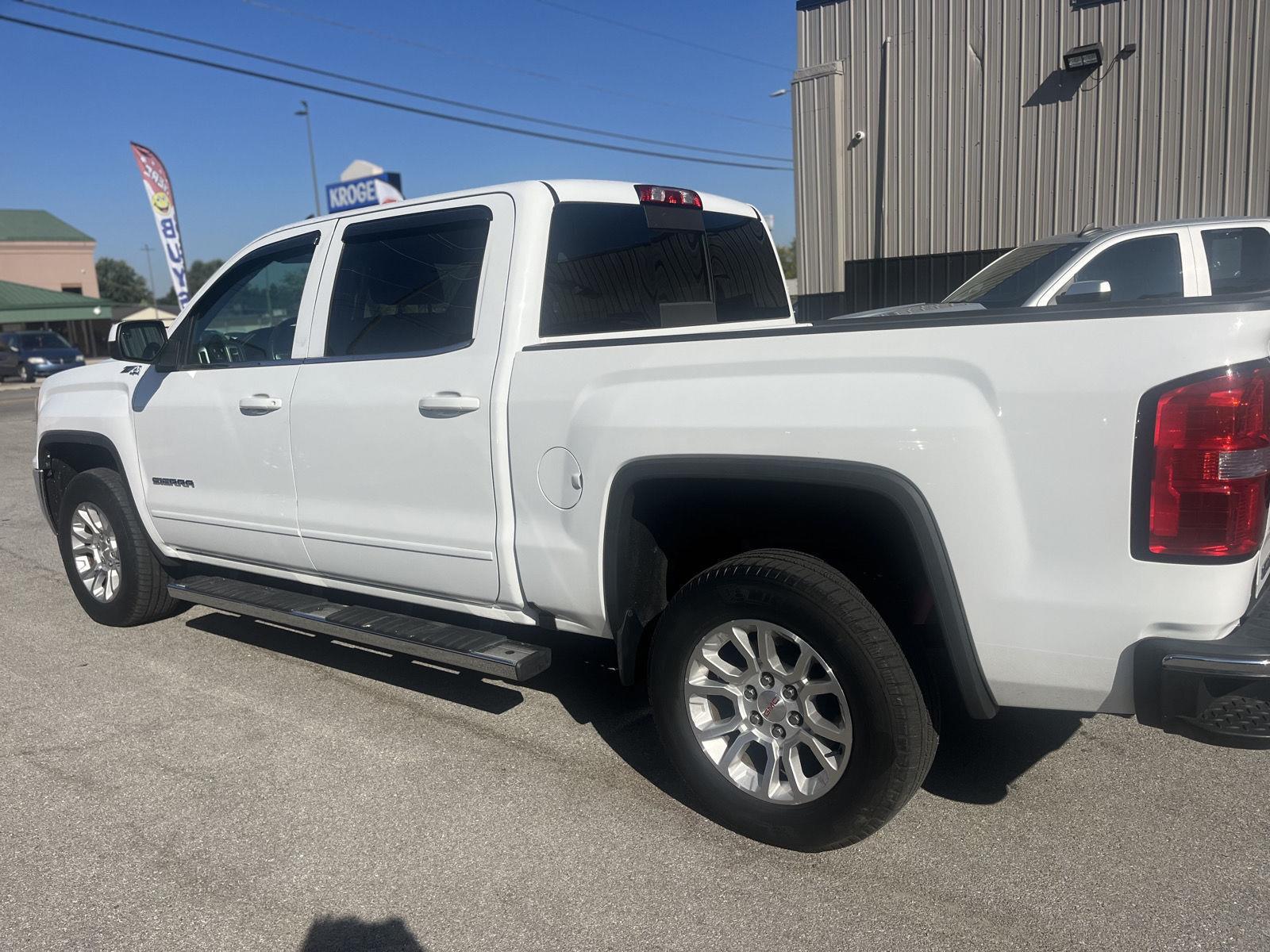 2017 Gmc Sierra 1500 SLE photo 3
