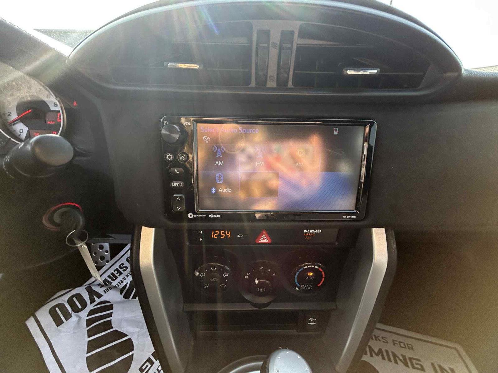 2017 Toyota GR86 Base photo 10