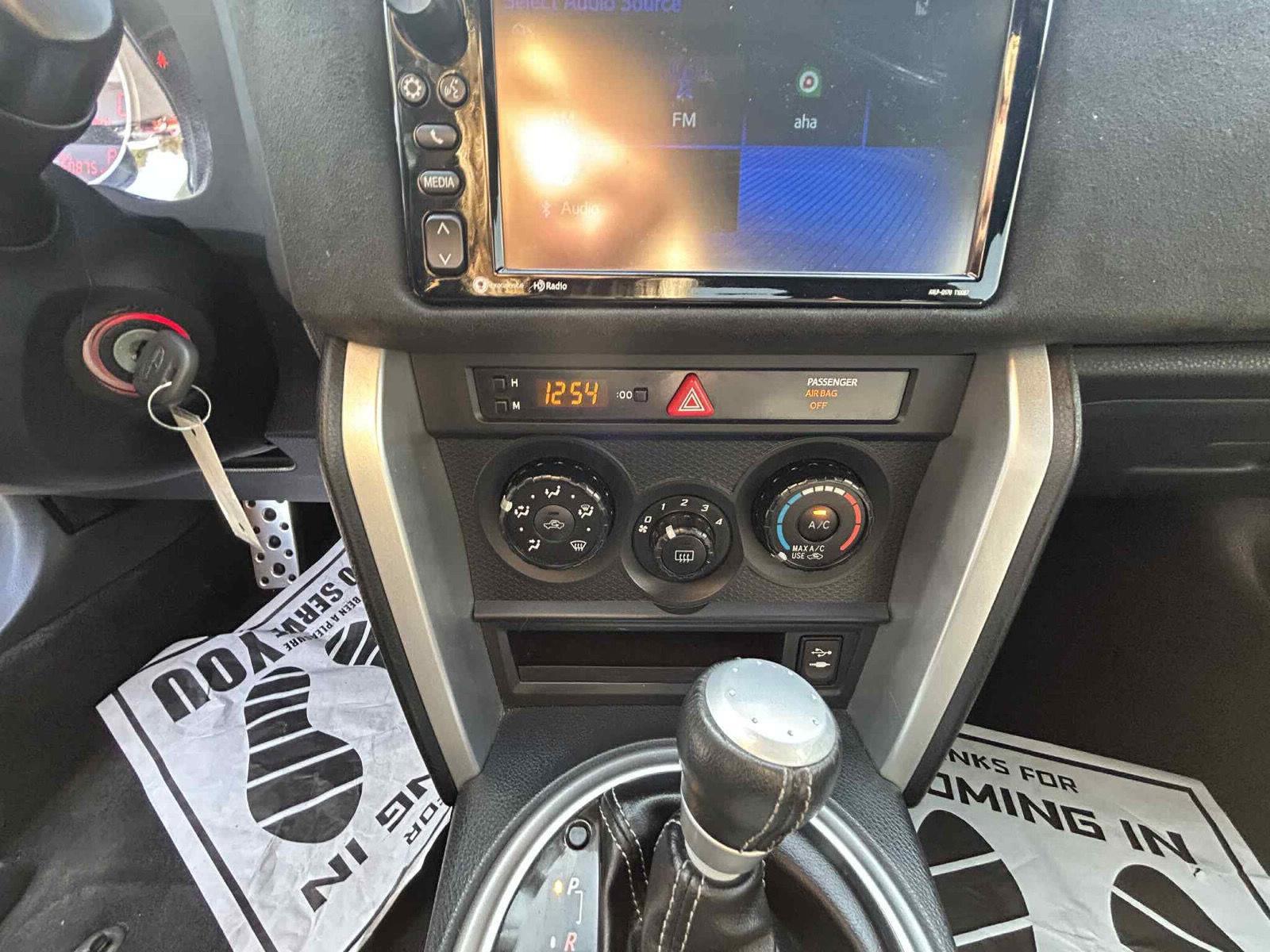 2017 Toyota GR86 Base photo 12