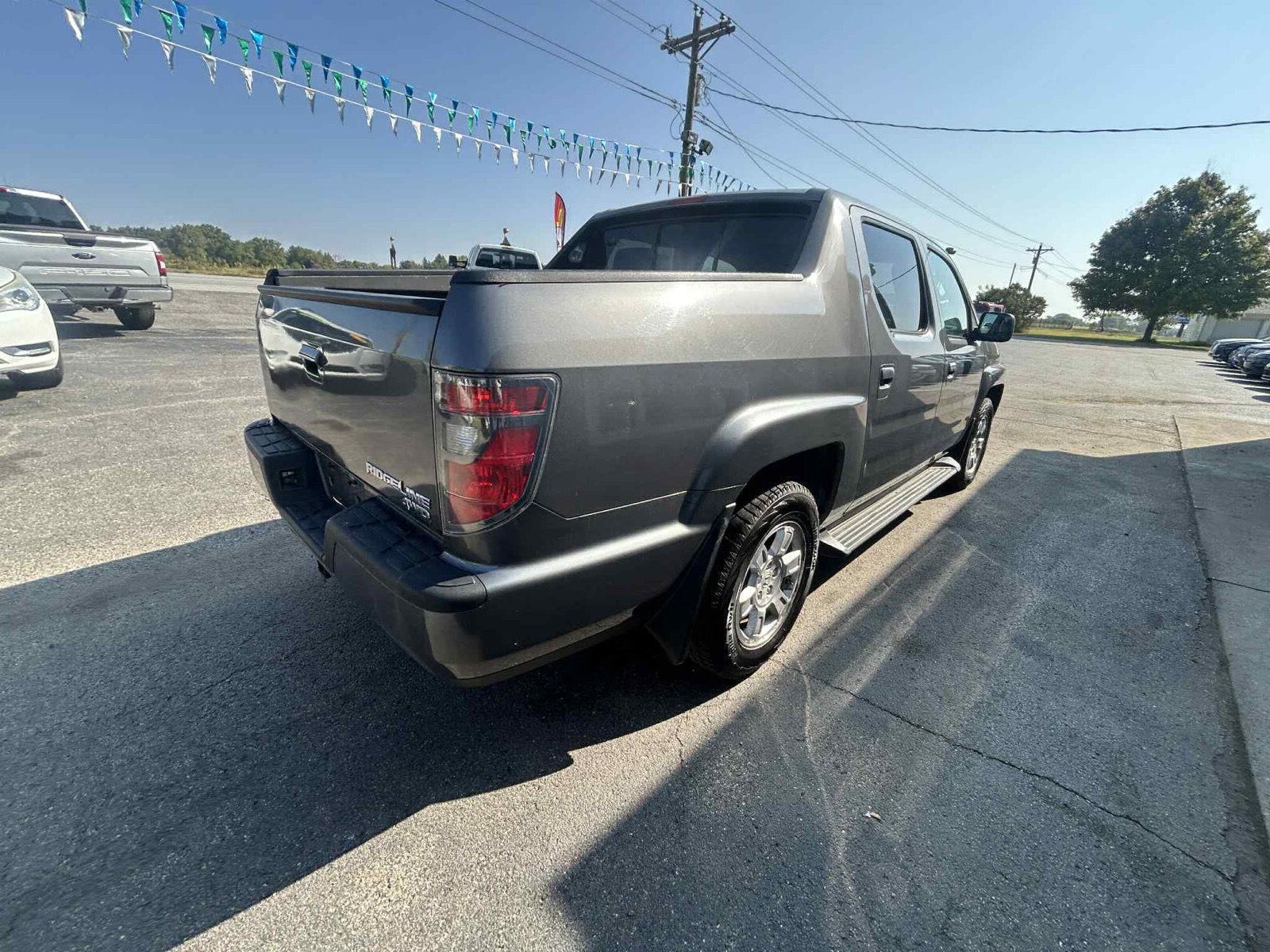 2013 Honda Ridgeline RTS photo 2