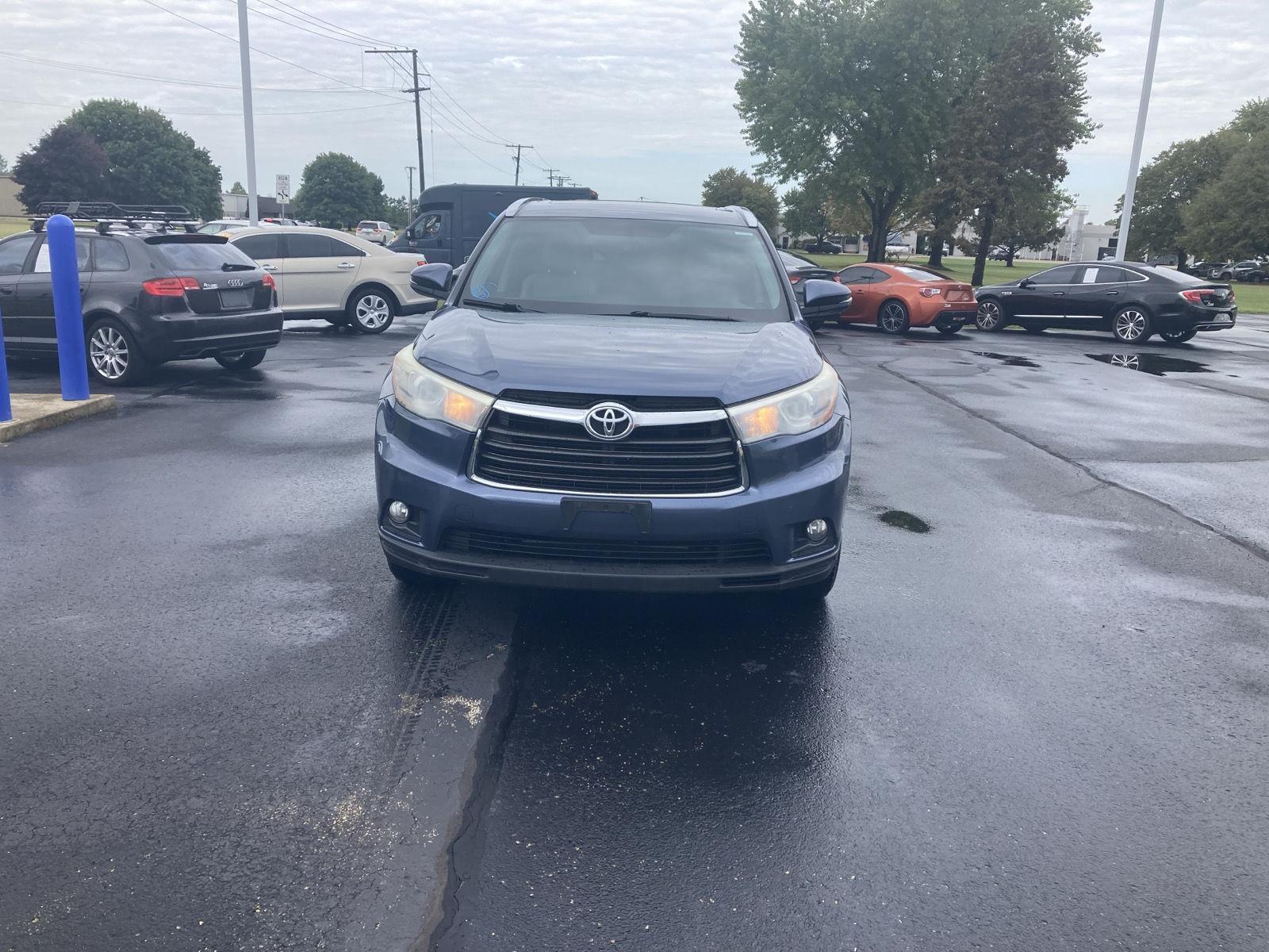 2016 Toyota Highlander Base Hybrid photo 2