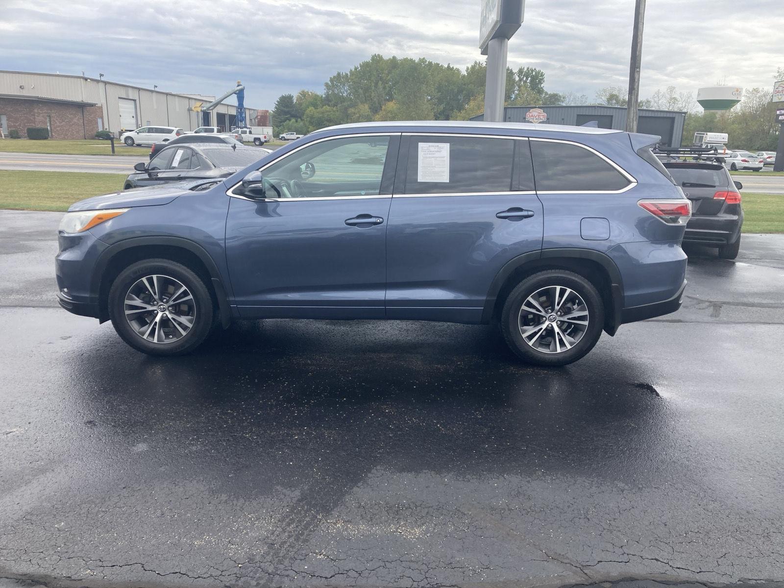 2016 Toyota Highlander Base Hybrid photo 3