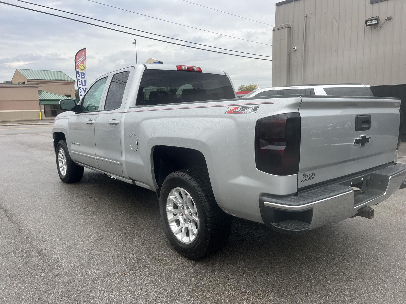 2016 Chevrolet Silverado 1500 LT photo 4